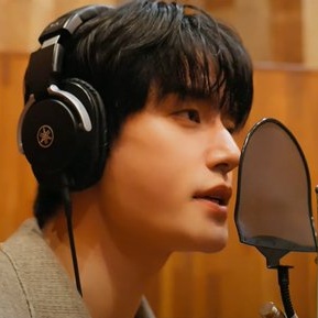 Behind-the-scenes cut of Kim Jiwoong (ZEROBASEONE)