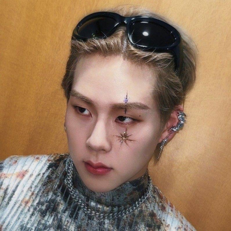 A moment captured by MONSTA X's fan