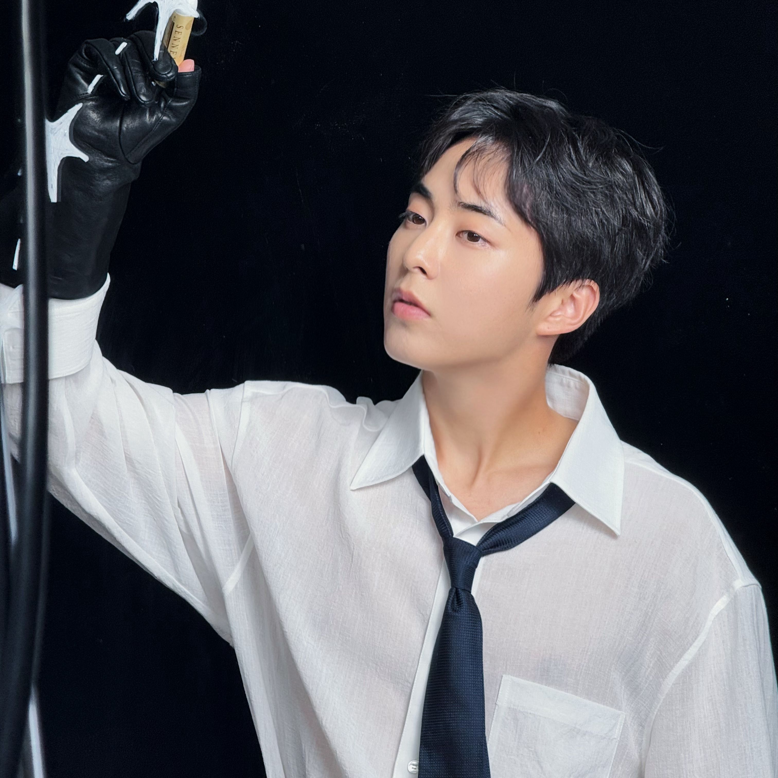 Behind-the-scenes cut of Xiumin (EXO)