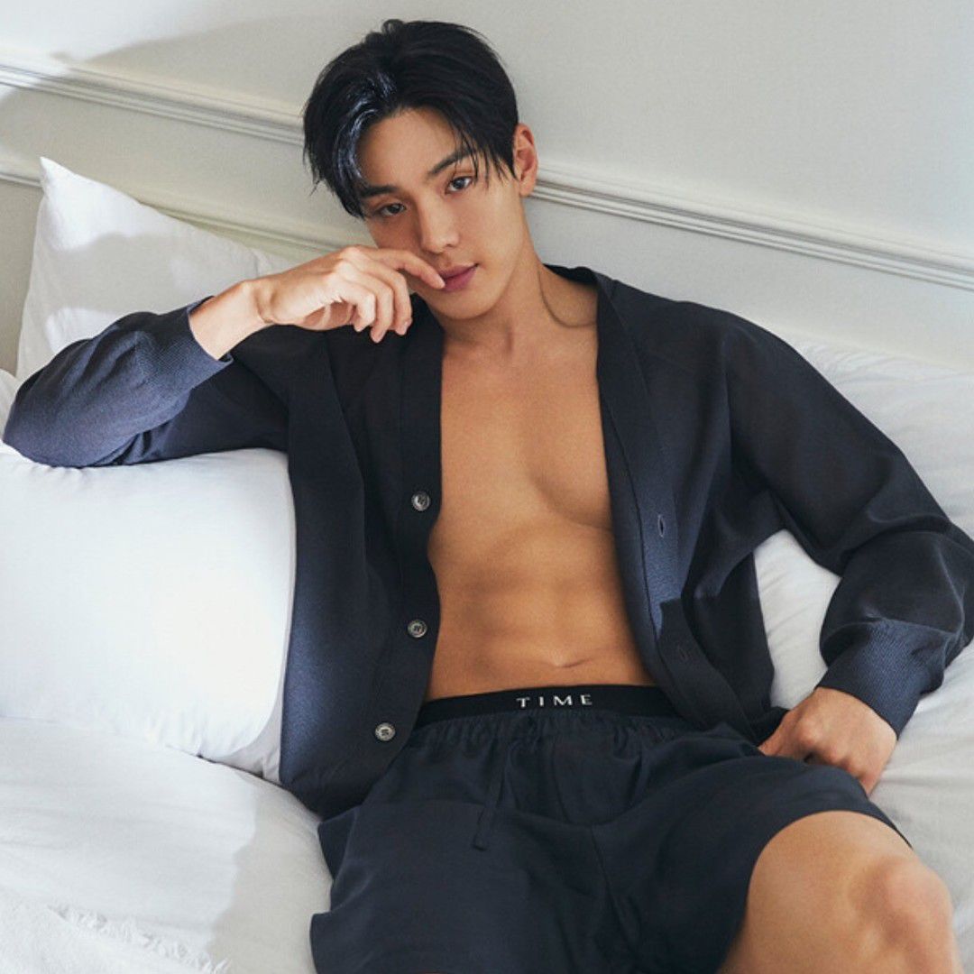 Behind-the-scenes cut of Shownu (MONSTA X)