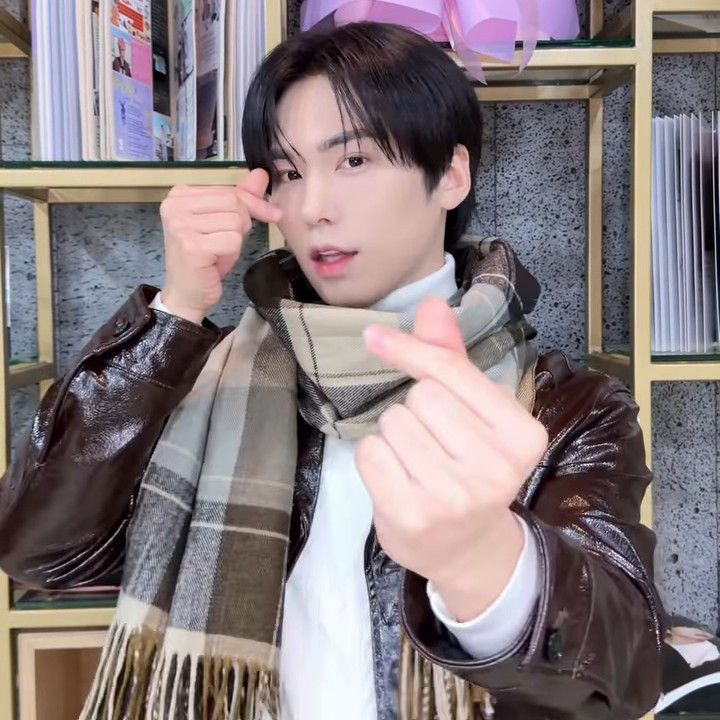 아스트로의 최신 사진