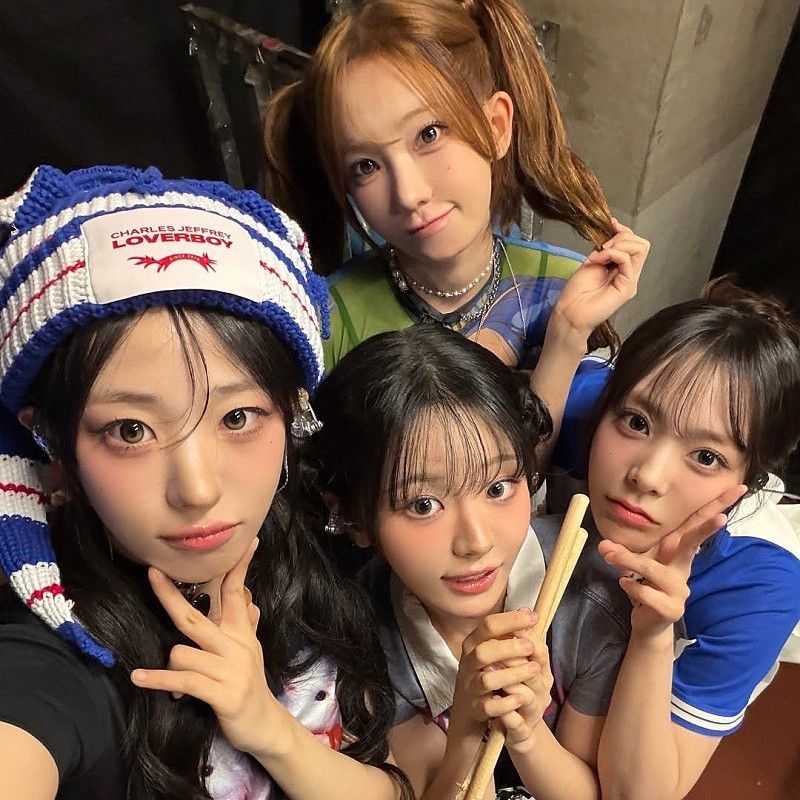 A moment captured by QWER's fan