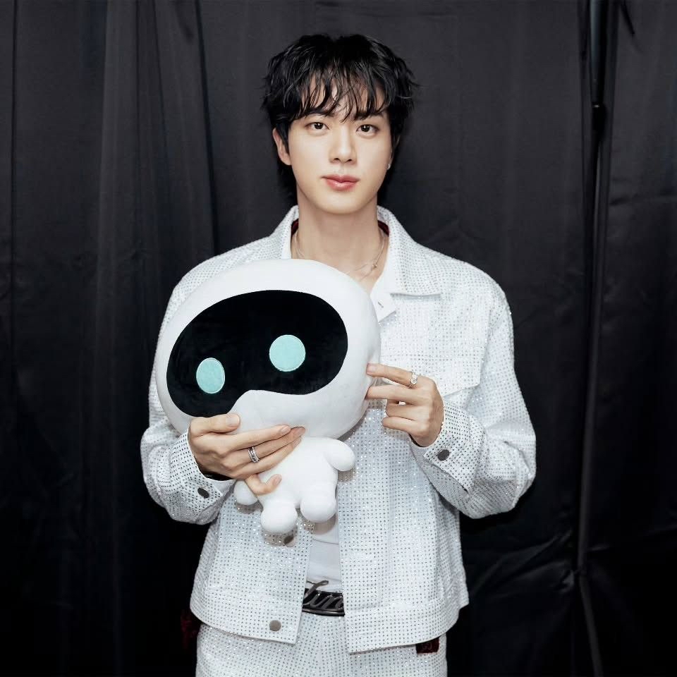 Latest photo of Jin (BTS)