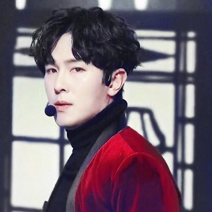 A moment captured by Kim Dongwan (SHINHWA)'s fan