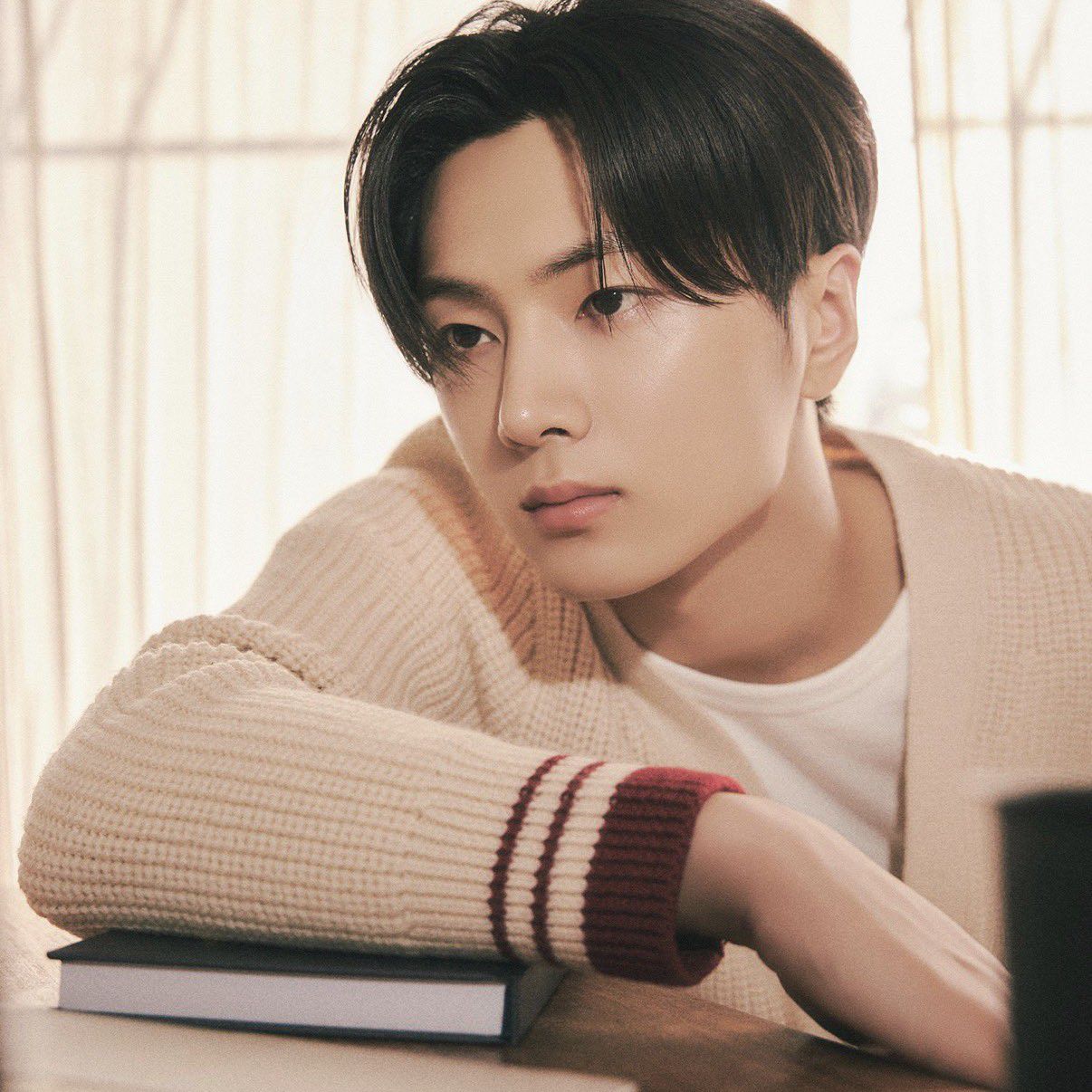 제이 (ENHYPEN) 최근 활동샷