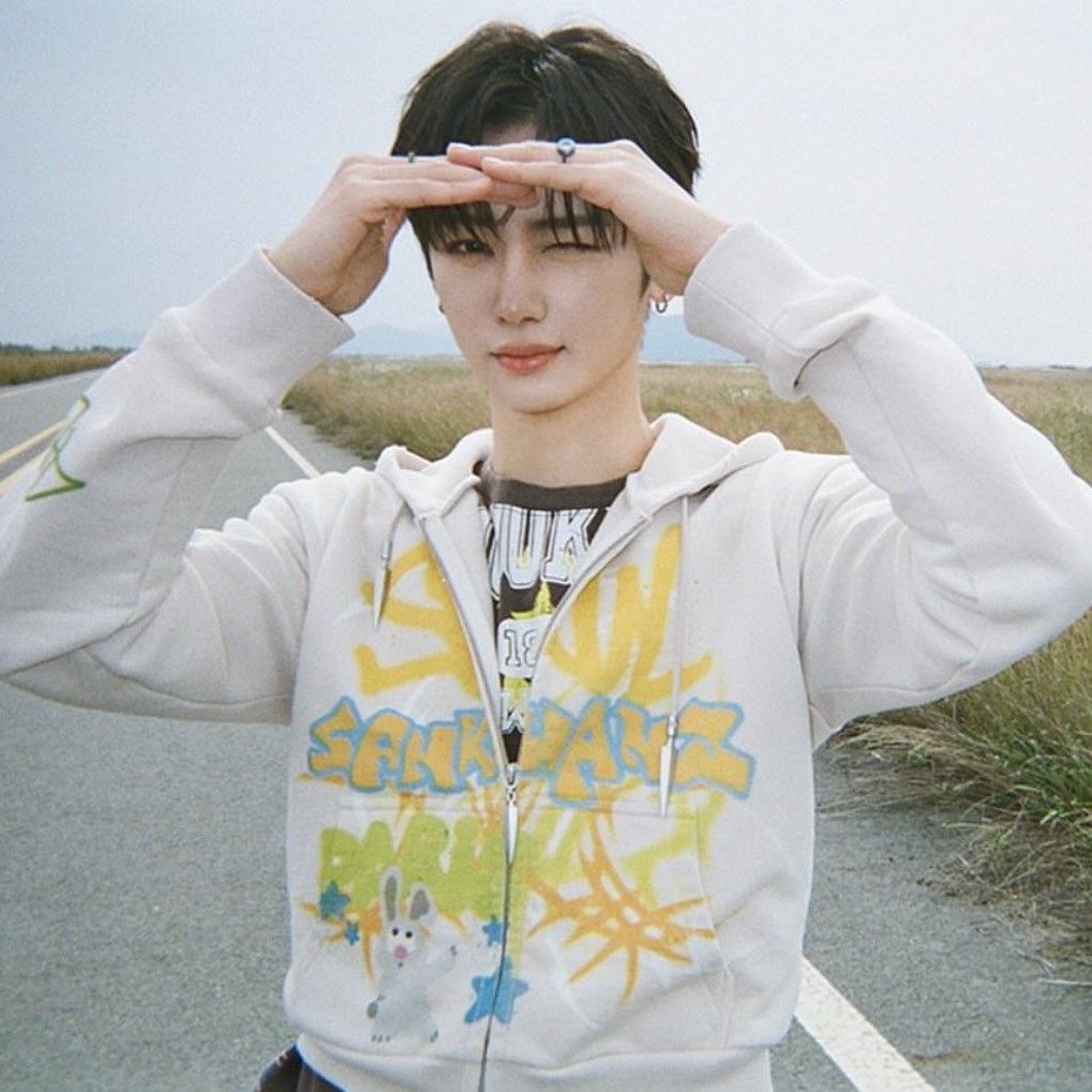 A moment captured by Zhou Anxin (ALPHA DRIVE ONE)'s fan