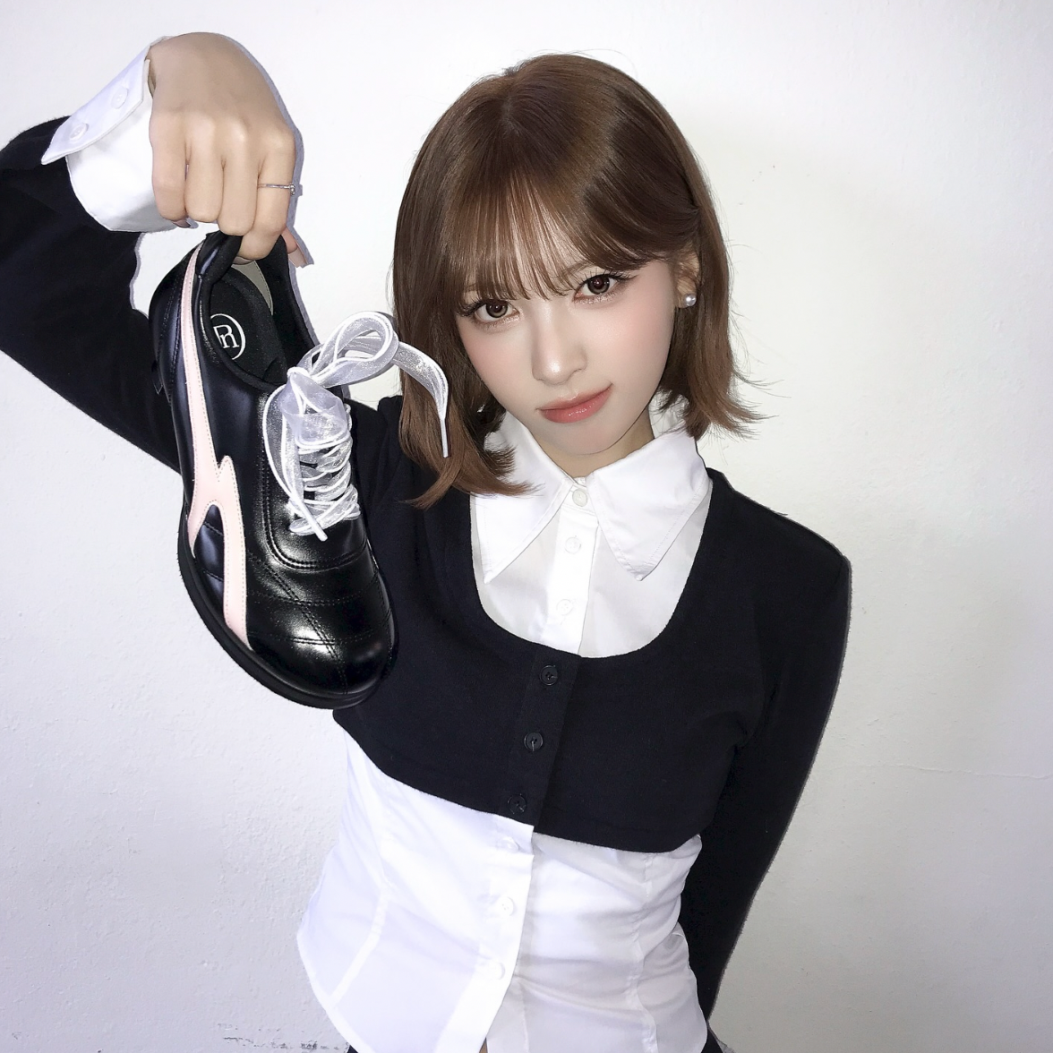 Behind-the-scenes cut of May (RESCENE)