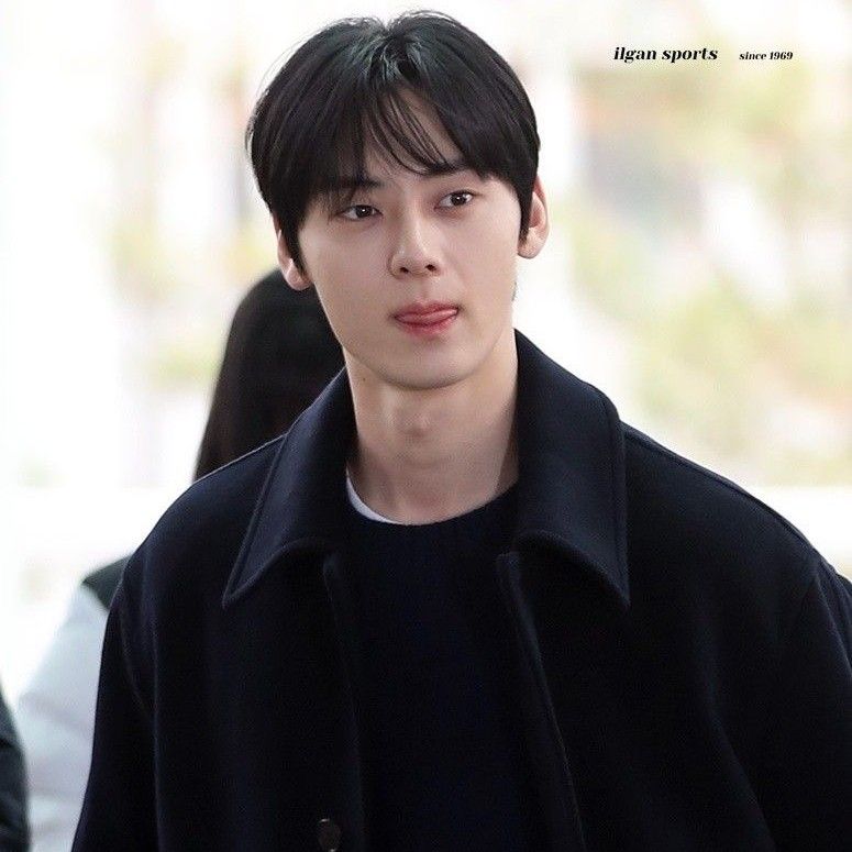 Momen yang diabadikan oleh penggemar Hwang Minhyun
