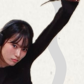 Behind-the-scenes cut of Monday (Weeekly)