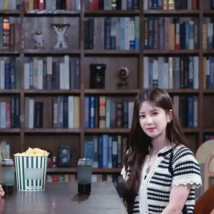 Recent activity shot of Park Chorong (Apink)