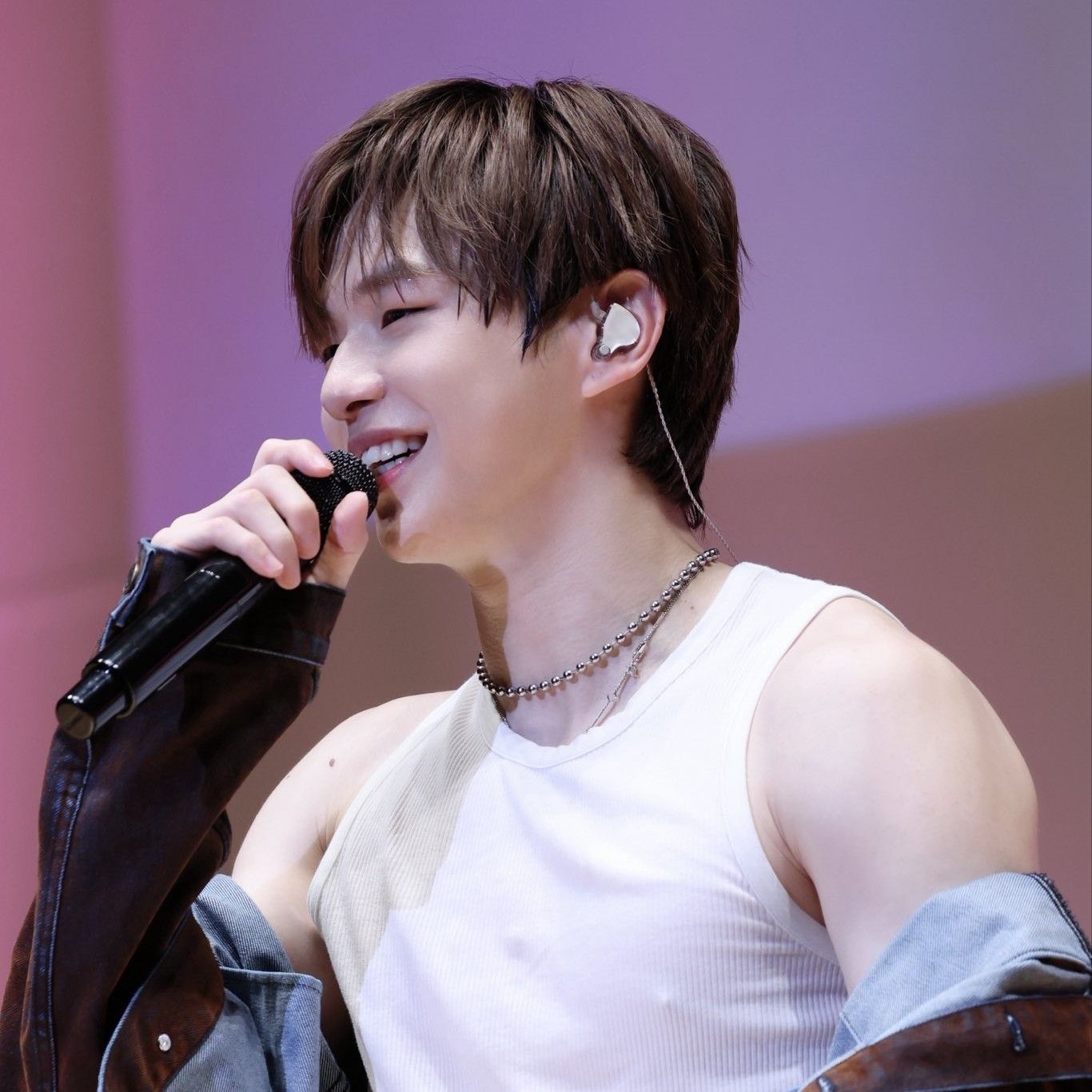 Latest photo of Kang Daniel