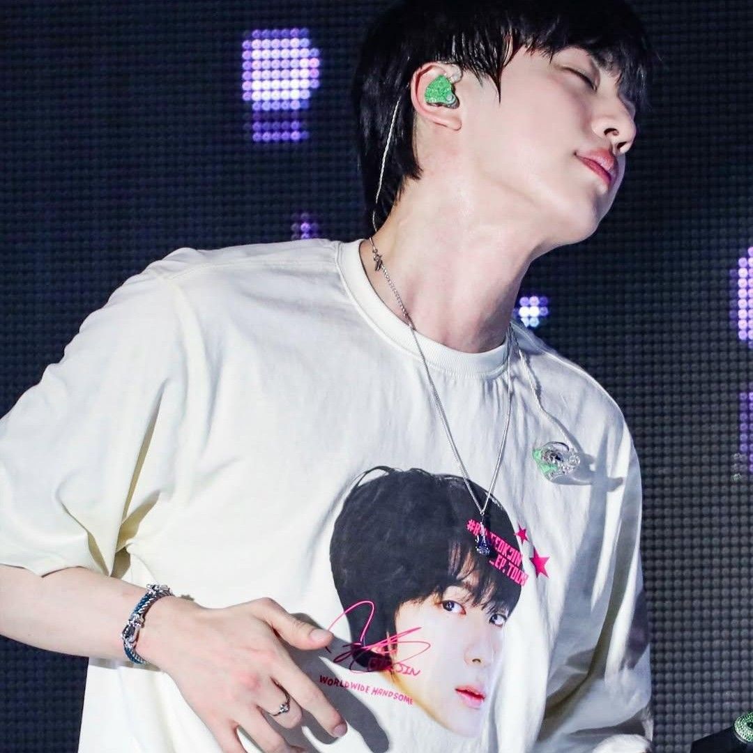 Behind-the-scenes cut of Jin (BTS)