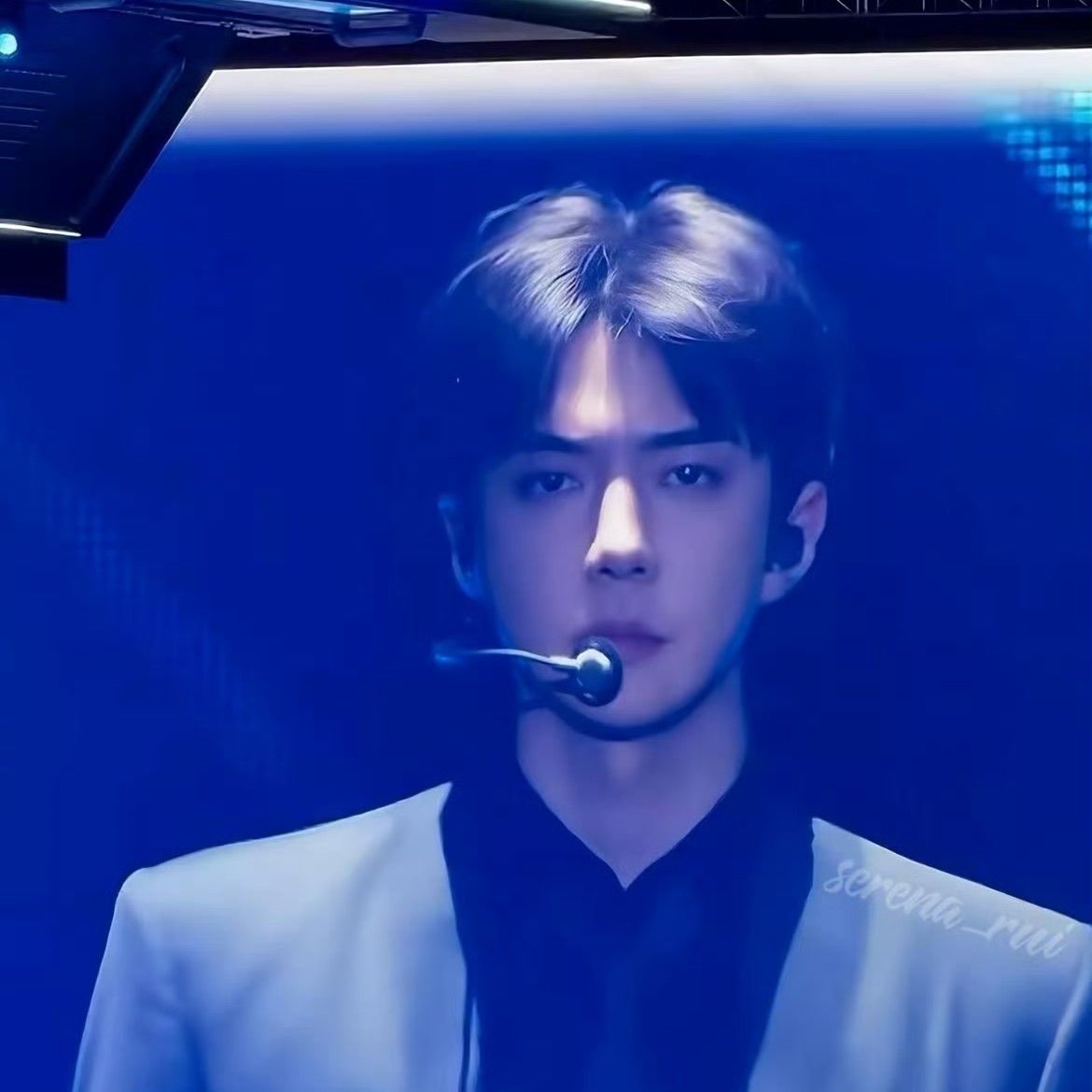 Foto aktivitas terbaru Sehun (EXO)