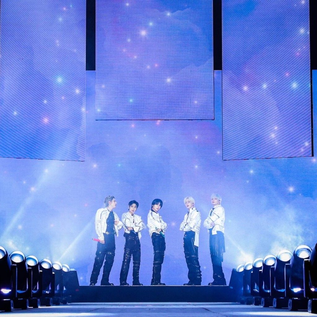 TOMORROW X TOGETHERの最近の活動写真