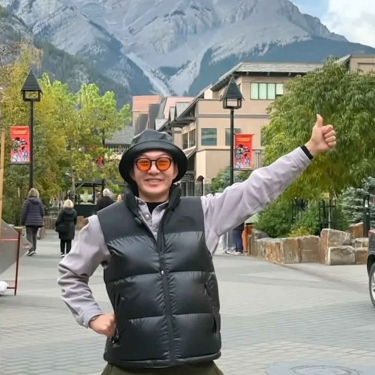 Recent activity shot of Lee Changsub (BTOB)