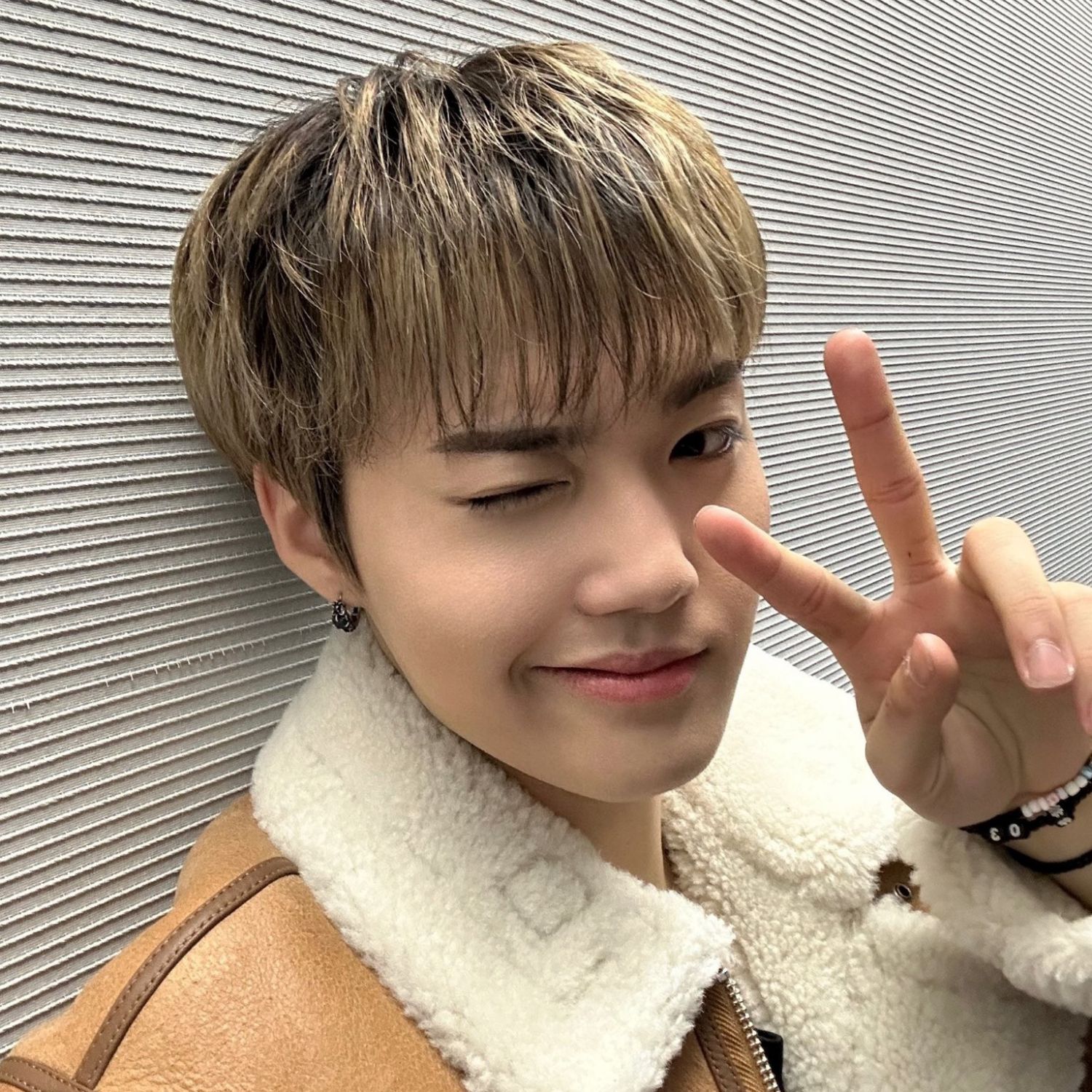 Recent activity shot of Doyoung (TREASURE)