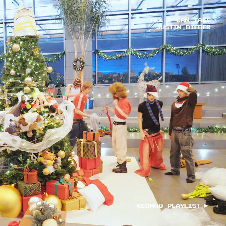 A moment captured by CORTIS's fan