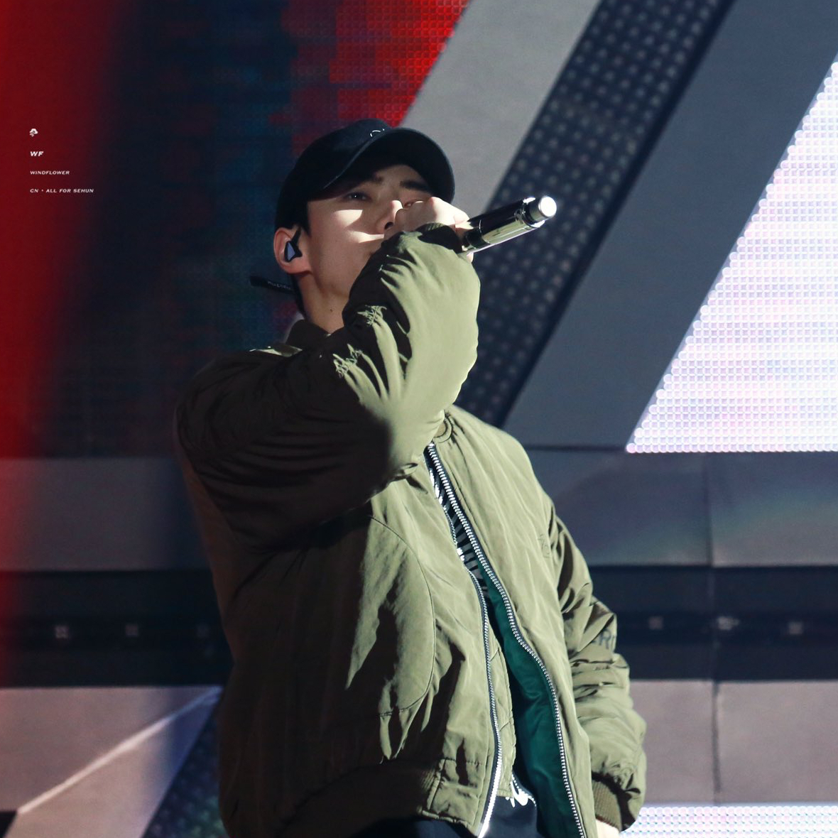 A moment captured by Sehun (EXO)'s fan