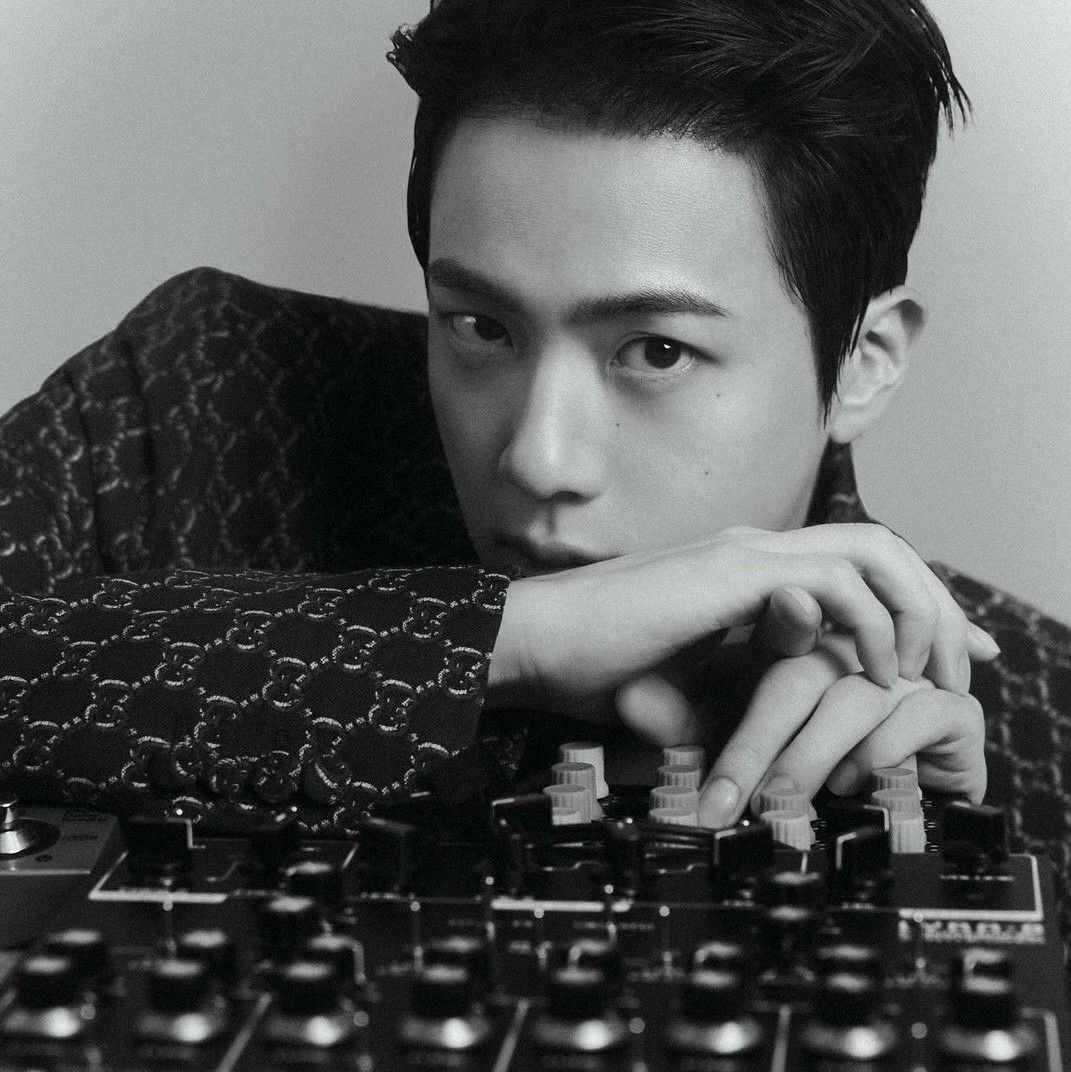 Momen yang diabadikan oleh penggemar Jin (BTS)
