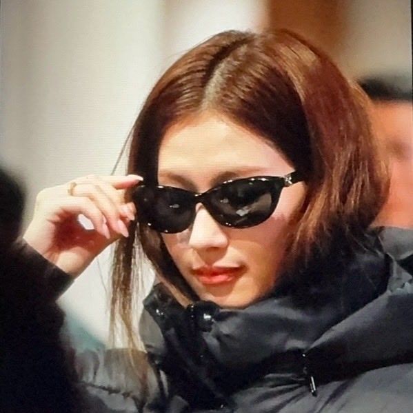 사나 (TWICE)의 최신 사진