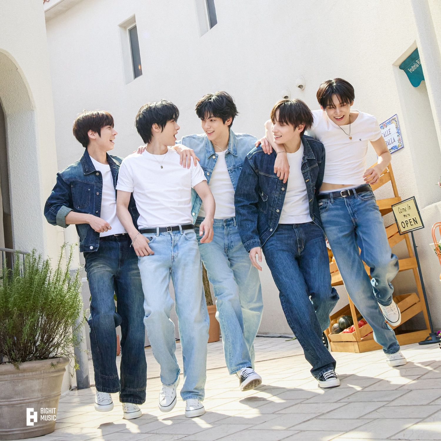 Momen yang diabadikan oleh penggemar TOMORROW X TOGETHER