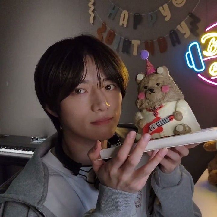 Recent activity shot of Beomgyu (TOMORROW X TOGETHER)