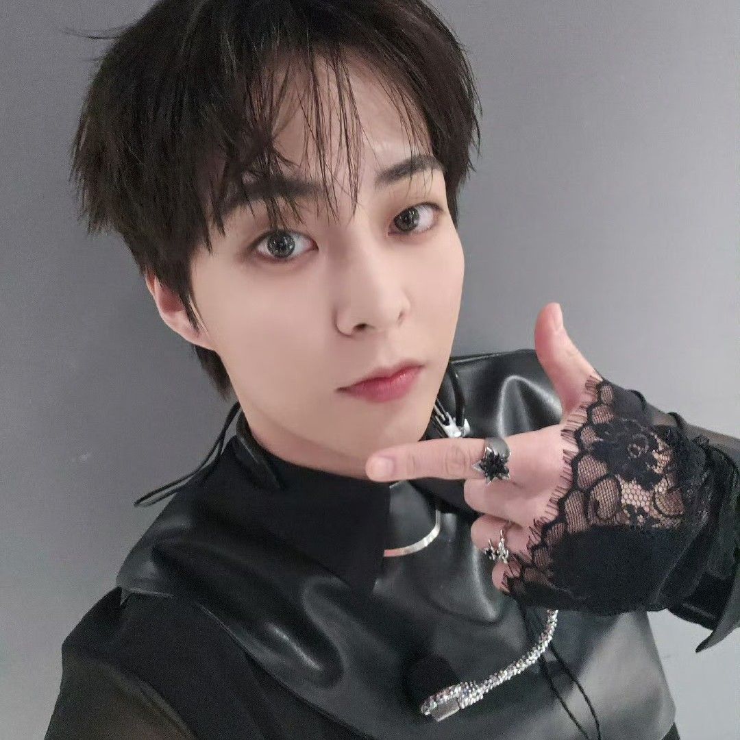 Behind-the-scenes cut of Xiumin (EXO)