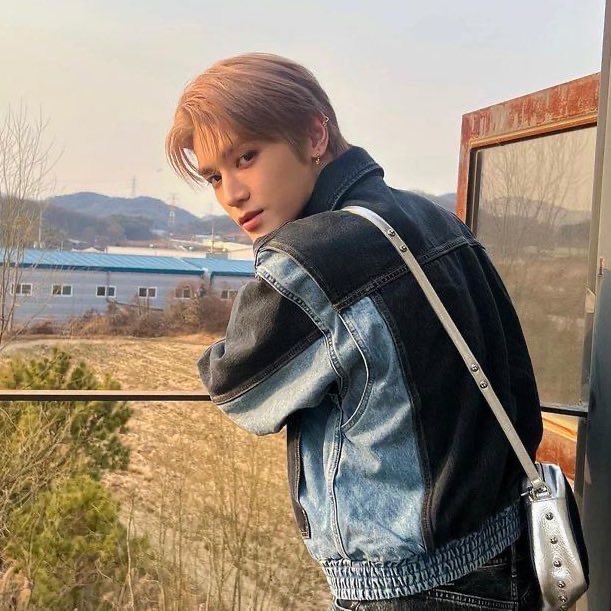 A moment captured by Taeyong (NCT 127)'s fan