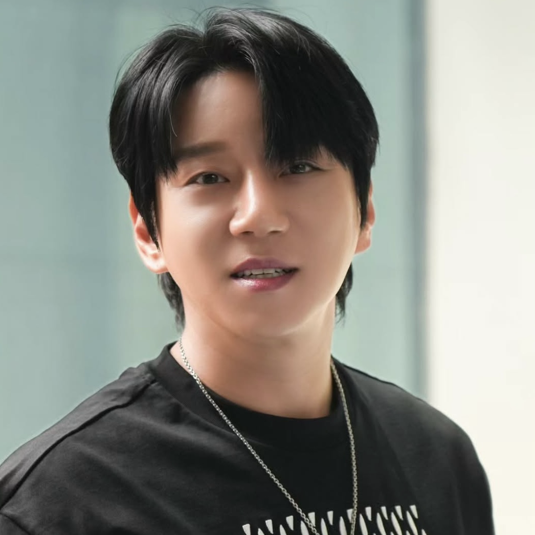 Latest photo of Hwang Chiyeol