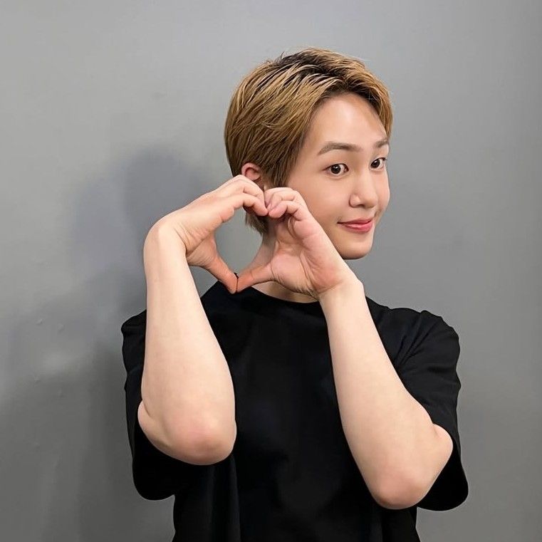 Behind-the-scenes cut of Onew (SHINee)