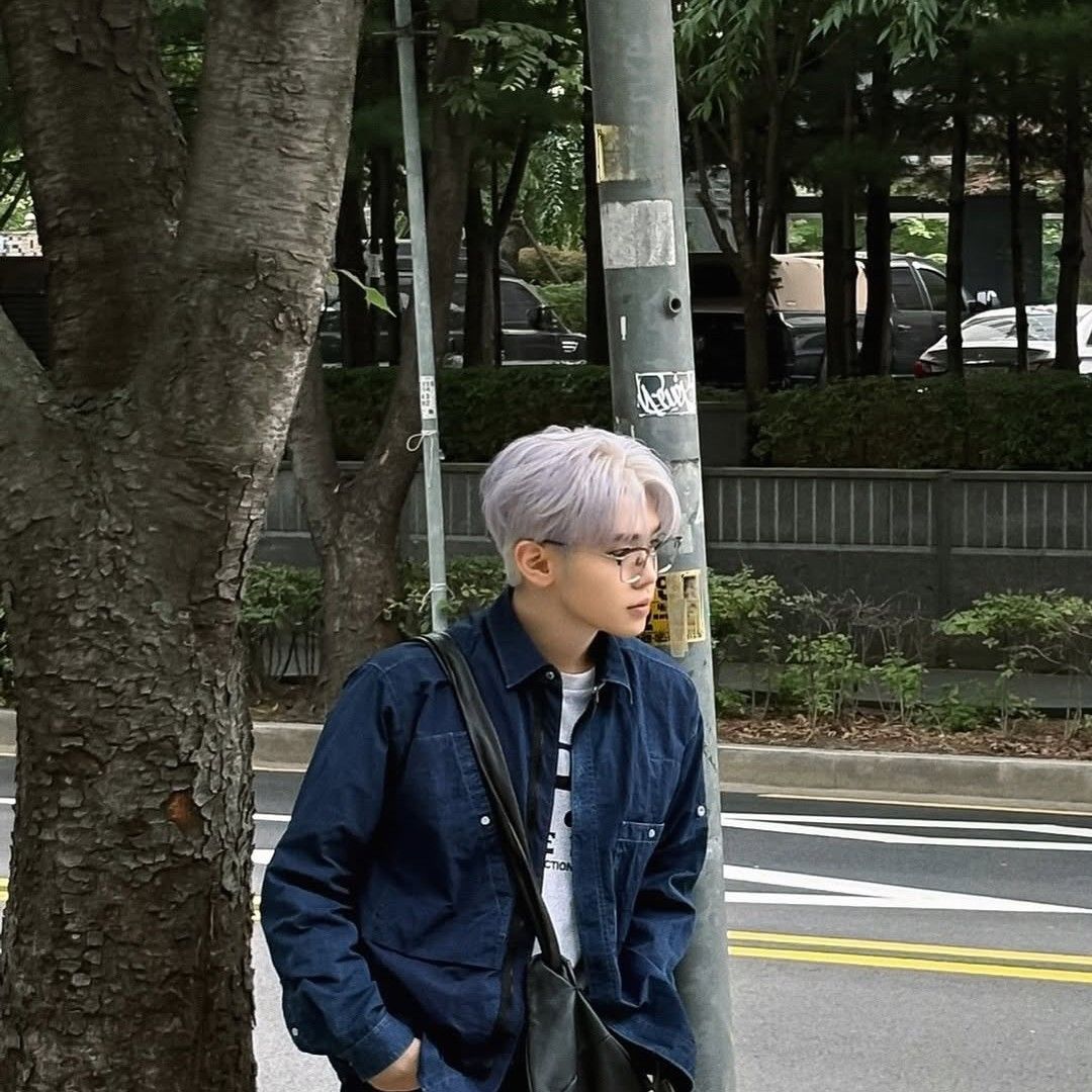 Recent activity shot of Kim Taerae (ZEROBASEONE)