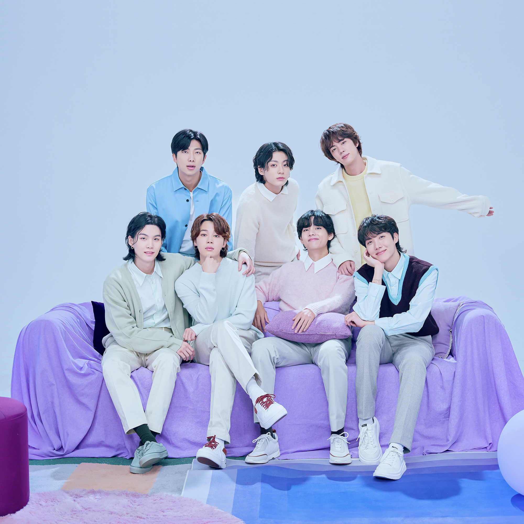 Behind-the-scenes cut of BTS