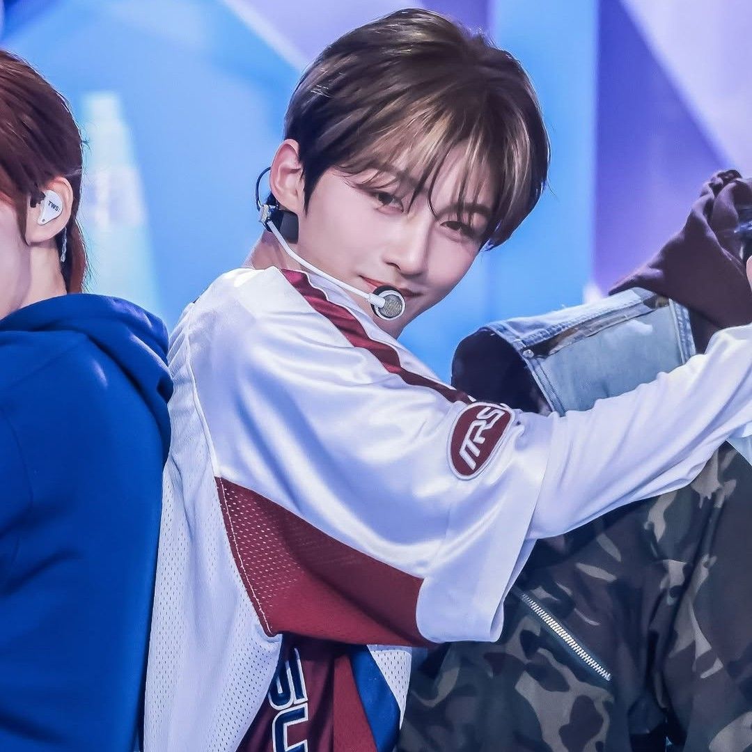 A moment captured by Jihoon (TWS)'s fan