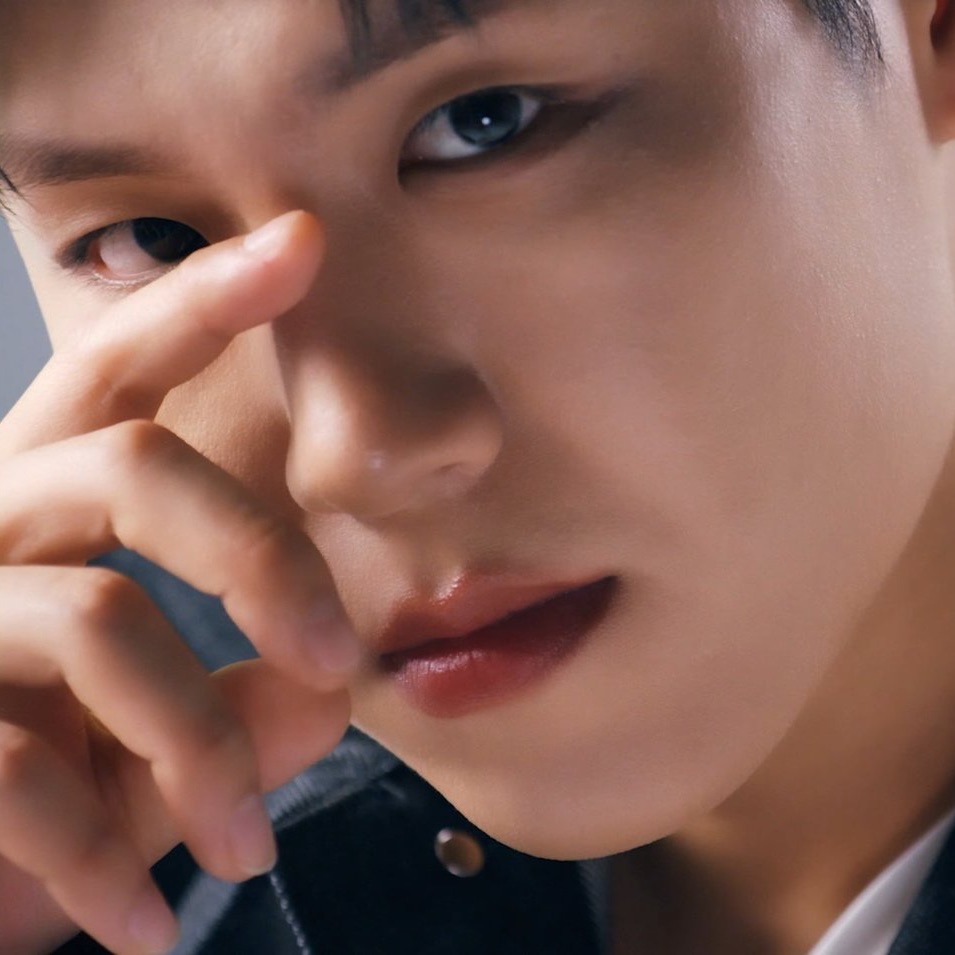 朴佑镇 (AB6IX)的最新活动照片