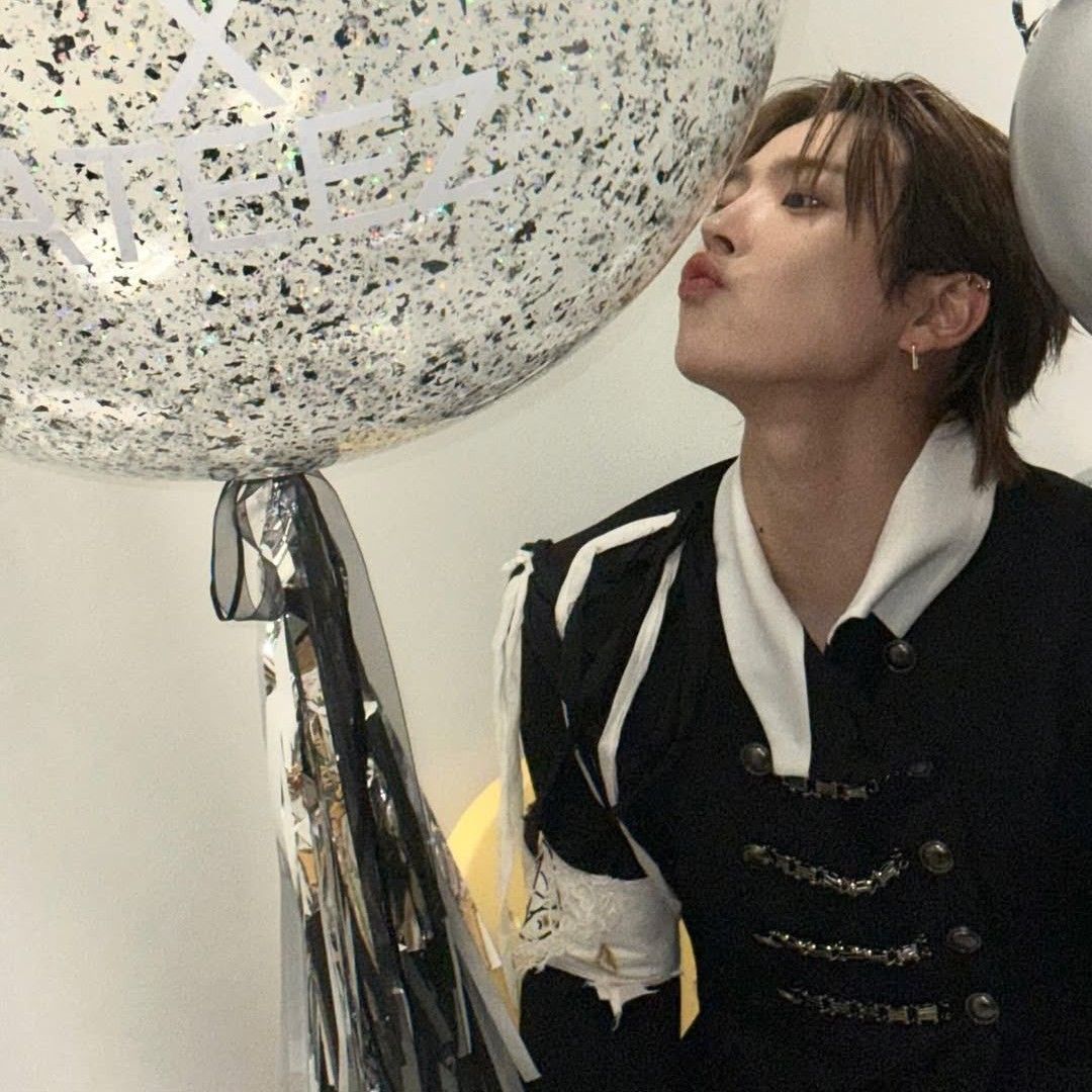 에이티즈의 비하인드 컷