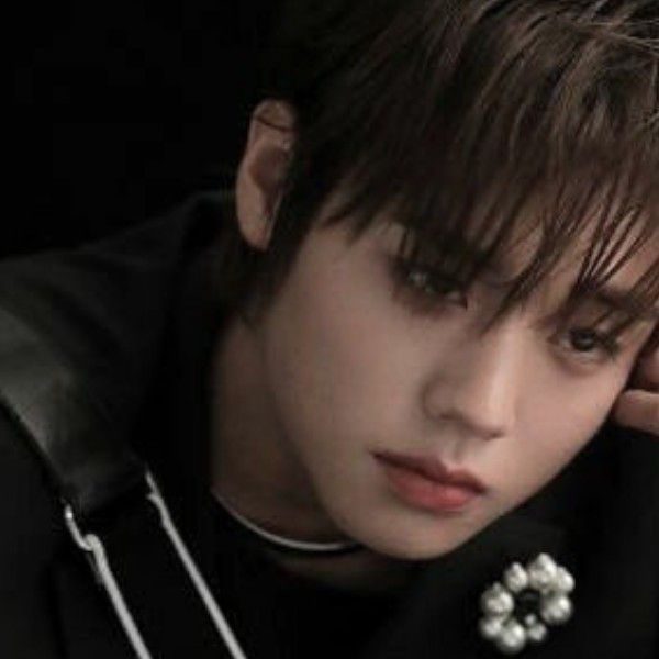 Behind-the-scenes cut of Park Jihoon