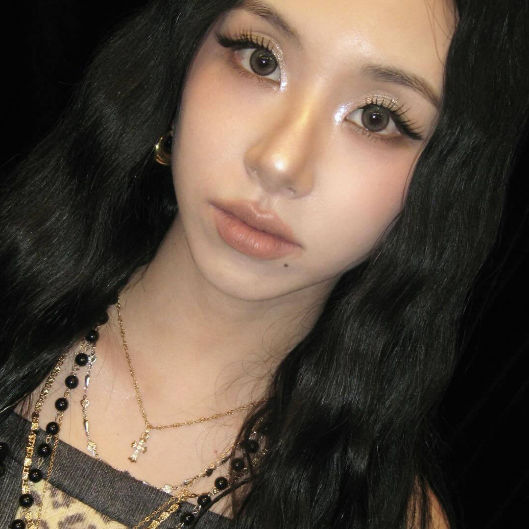 Recent activity shot of Chaeyoung (TWICE)