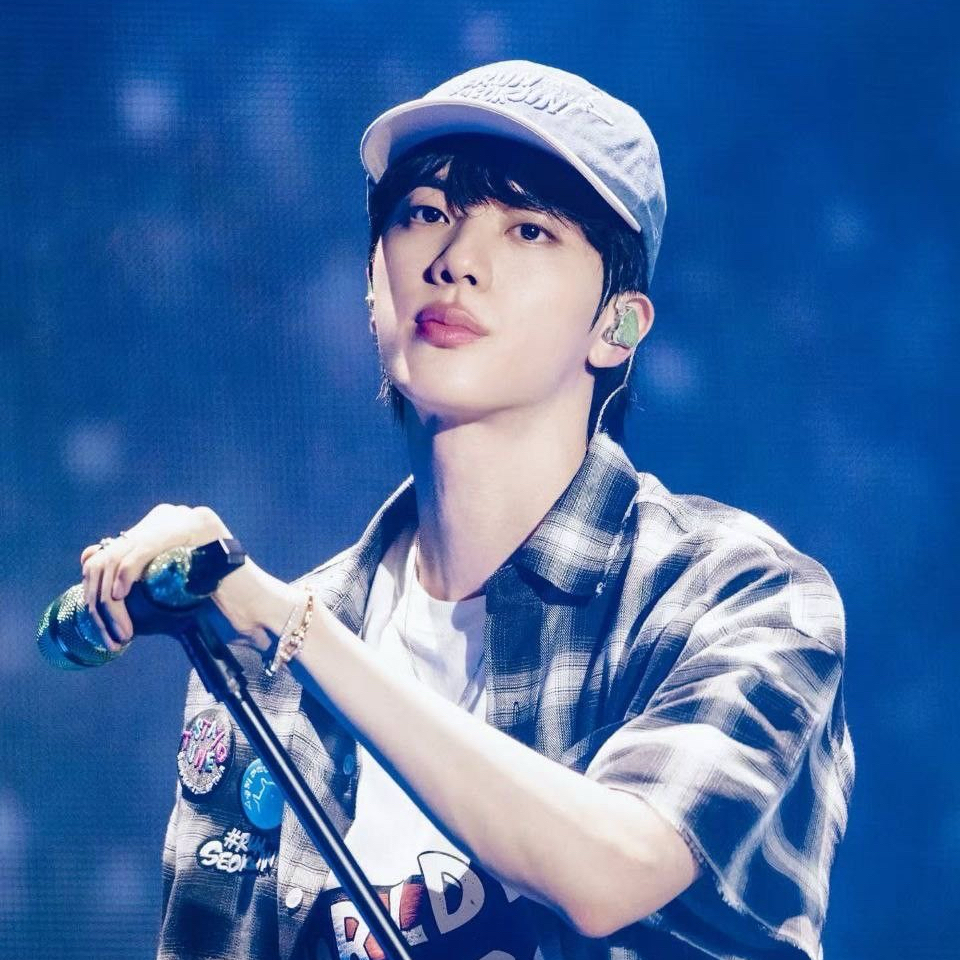 Momen yang diabadikan oleh penggemar Jin (BTS)