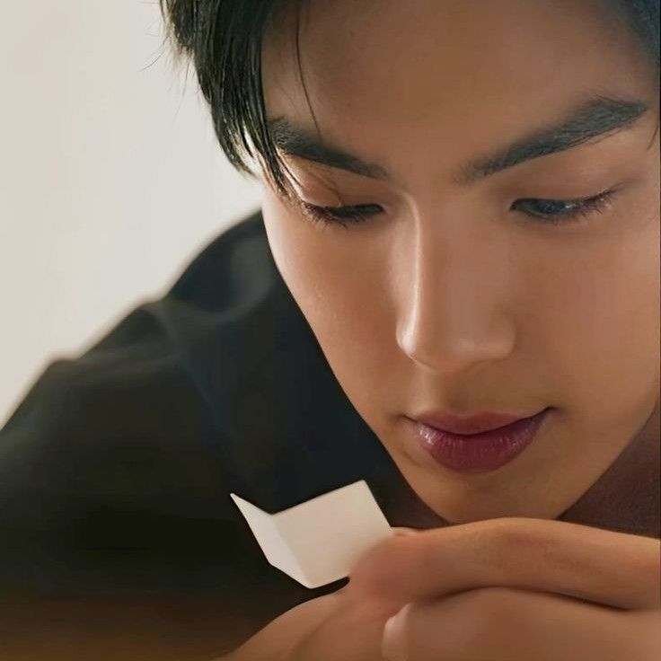 A moment captured by Shownu (MONSTA X)'s fan