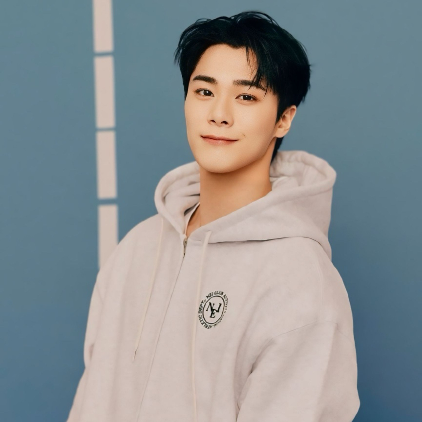 A moment captured by Moonbin (ASTRO)'s fan