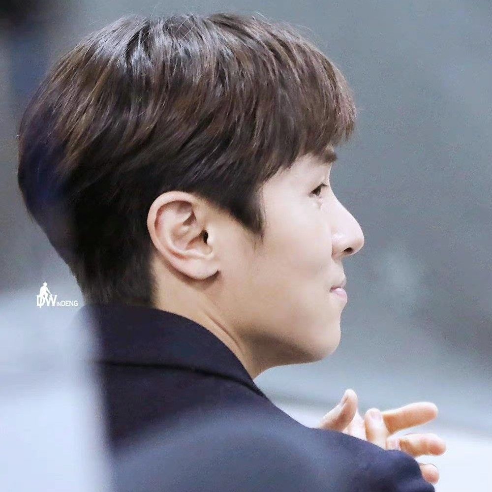 A moment captured by Kim Dongwan (SHINHWA)'s fan