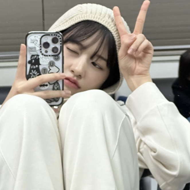 Latest photo of An Yujin (IVE)