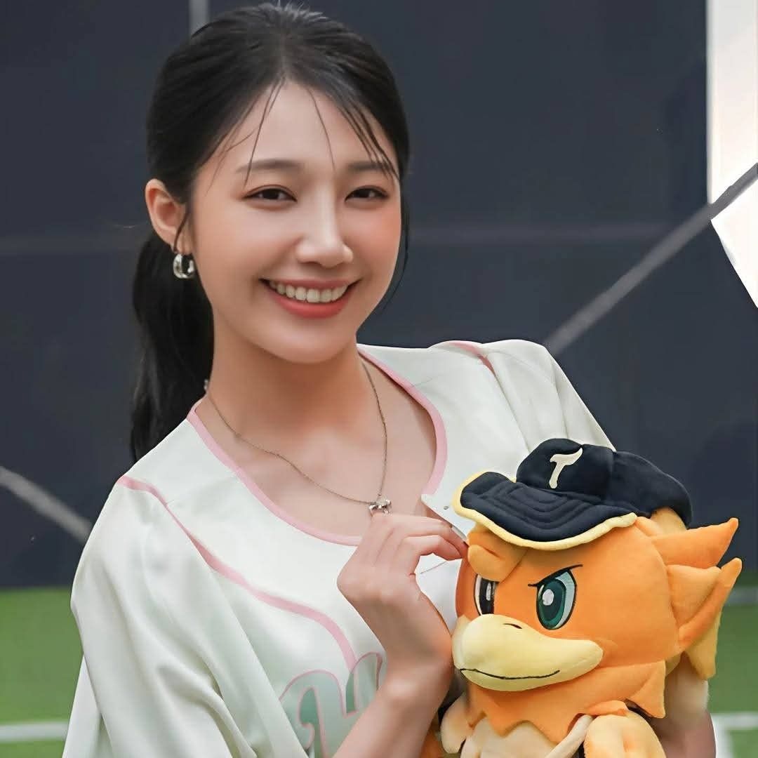 Recent activity shot of Jeong Eunji (Apink)