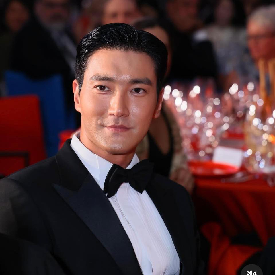 Latest photo of Siwon (Super Junior)