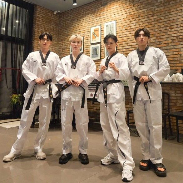 A moment captured by AB6IX's fan