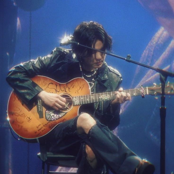 Latest photo of SUGA (BTS)