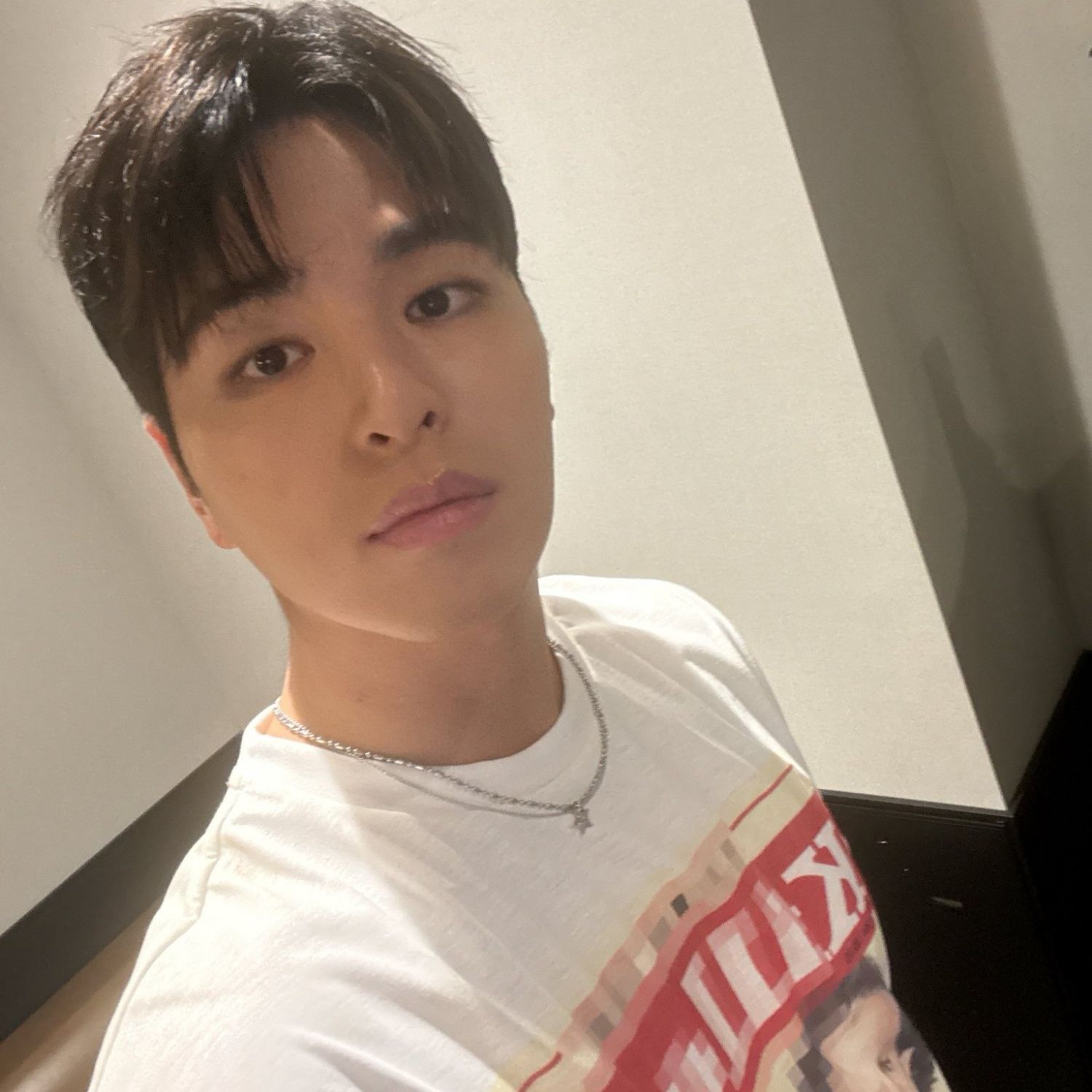 Latest photo of JU-NE (iKON)