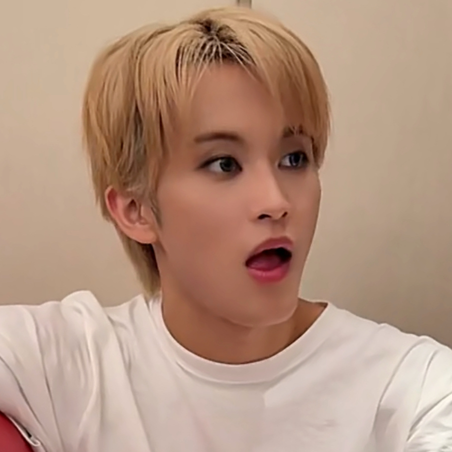 A moment captured by Mark (NCT 127, NCT DREAM)'s fan