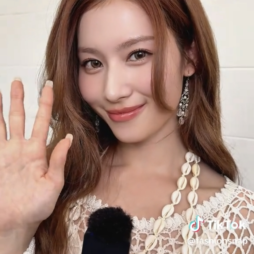 Behind-the-scenes cut of Sana (TWICE)