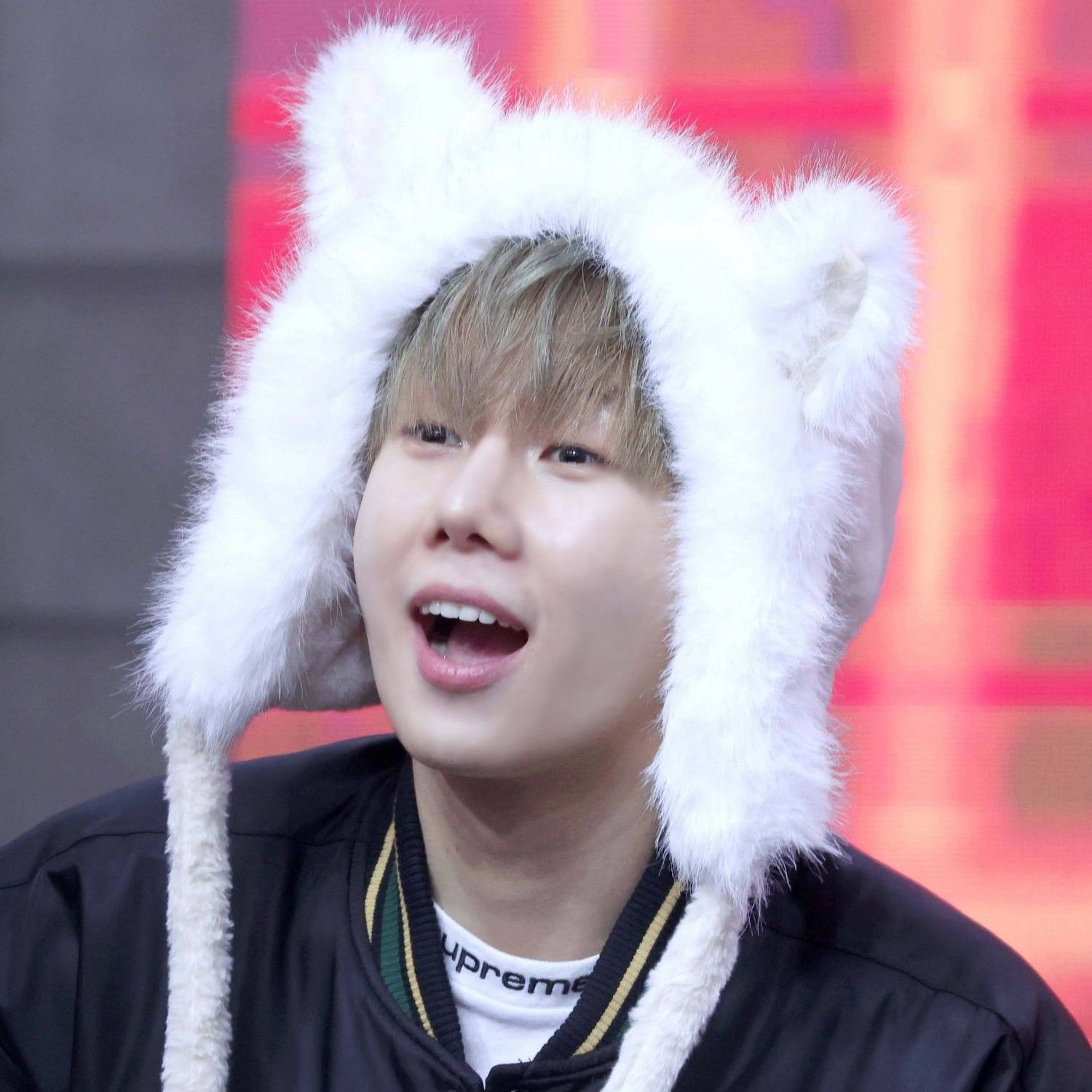 Behind-the-scenes cut of Sungkyu (INFINITE)